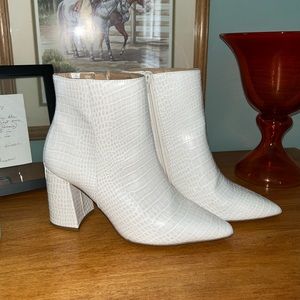 Express white print booties